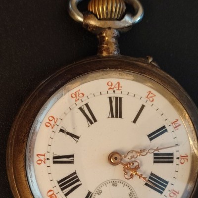 Relógio de bolso com mostrador de 24 horas